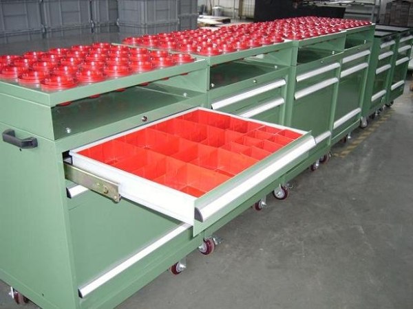供应供应刀具柜，刀具车，移动刀具架