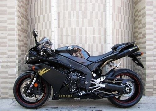 供应新款摩托车07年雅马哈YZF-R1摩托车（竞技排气）