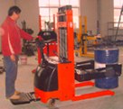 全电动纸筒桶搬运翻转车