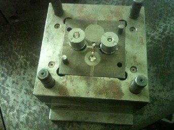 供应路灯透镜光学模具， 以及路灯透镜专业设计，产品注塑加工
