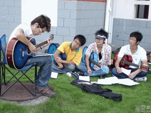 供应郑州吉他培训机构|郑州哪里有学吉他的|郑州吉他培训【郑州乐峰】