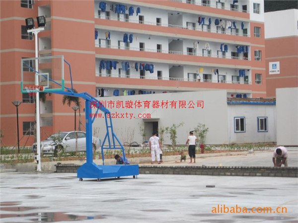 深圳篮球架供应钢化玻璃篮板篮球架价格质量可靠性价