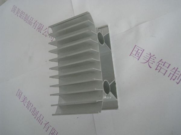 供应优质散热器铝型材