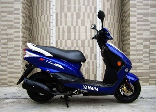 供应新款摩托车2010年雅马哈迅鹰125摩托车（台版－准新车）价格：4300