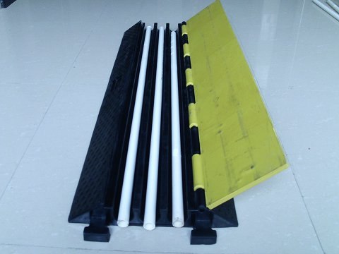 供应上海橡胶过线板价格一上海橡胶过线板一上海橡胶过线板厂家