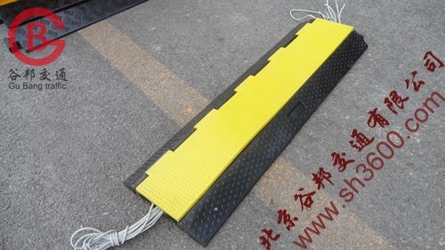 供应道路线槽板 过线板 电线保护套  