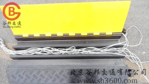 供应地面穿线槽 护线板 电缆盖线板