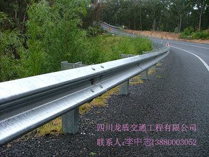 供应四川最便宜的波形护栏