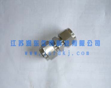 供应卡套通舱中间接头