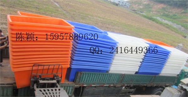 供应福建塑料方桶，滚塑桶加工。1600L友特新开发方形桶