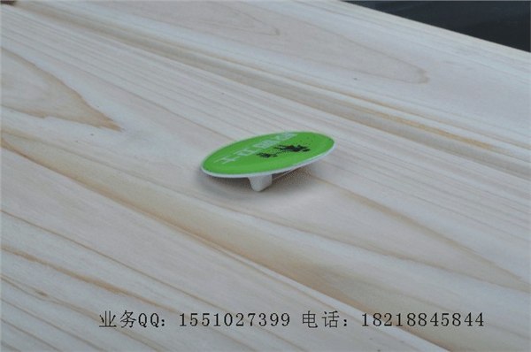 供应服装上的各式装饰品