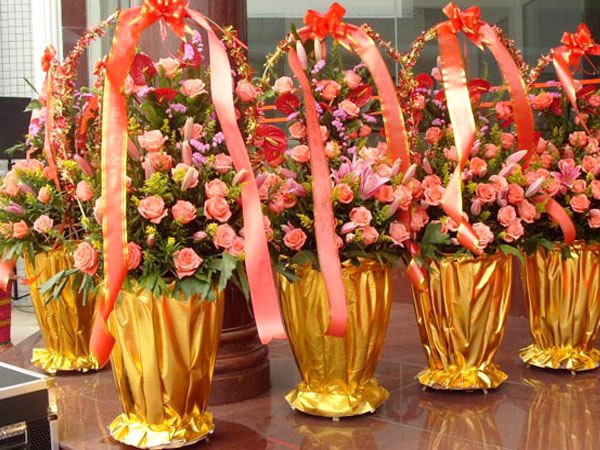 供应东莞礼仪鲜花花篮台花