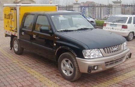 爆破器材运输车