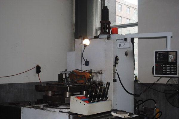 立式加工中心  大型龙门加工中心  台州联信龙门加工中心