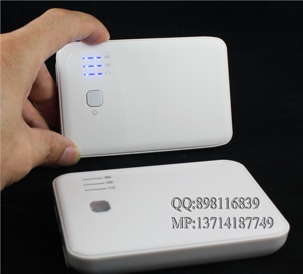 供应手机移动电源 iphone三星HTC移动电源 白色双USB电源