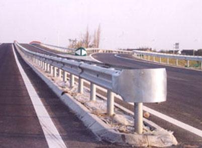 供应武汉高速公路波形护栏板/镀锌公路护栏板