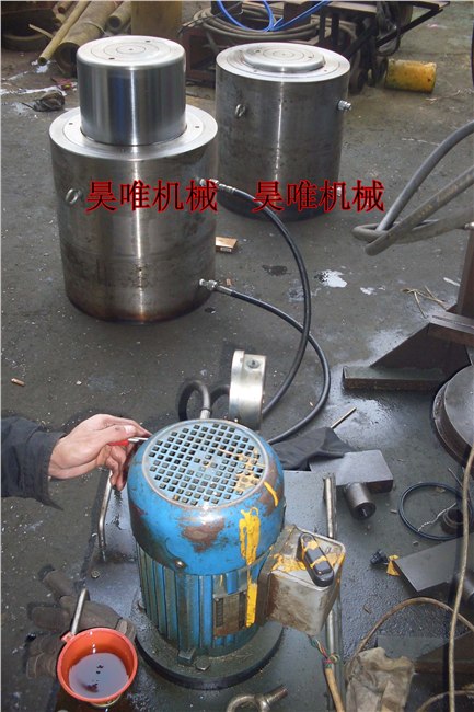 600大吨位液压千斤顶