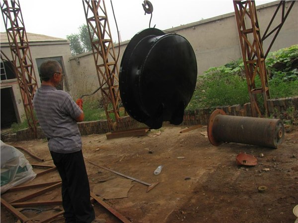 提供自由侧翻式双开拍门、双开拍门型号、拍门价格尽在全方水工