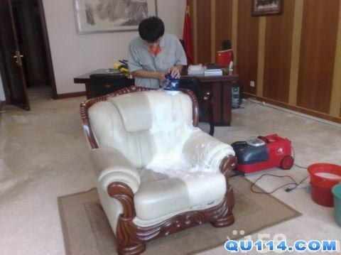 青岛布艺沙发清洗、皮沙发清洗上光养护，办公座椅清洗，品质保证