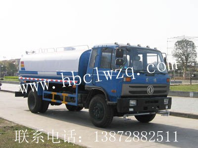 东风153型洒水车