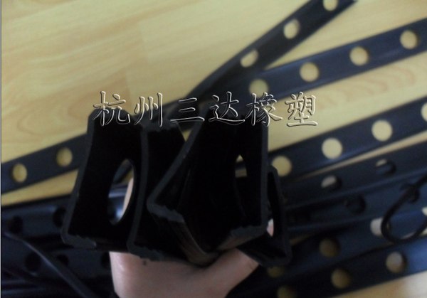 打孔橡胶密封条 发泡橡胶条 耐油橡胶密封条 橡胶制品加工
