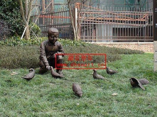 成都景观雕塑设计制作 成都铸铜雕塑制作 成都雕花塑年雕塑公司
