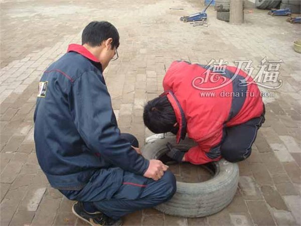 轮胎侧面咯破洞修复 轮胎侧面划皮修复 轿车胎侧面起包修复