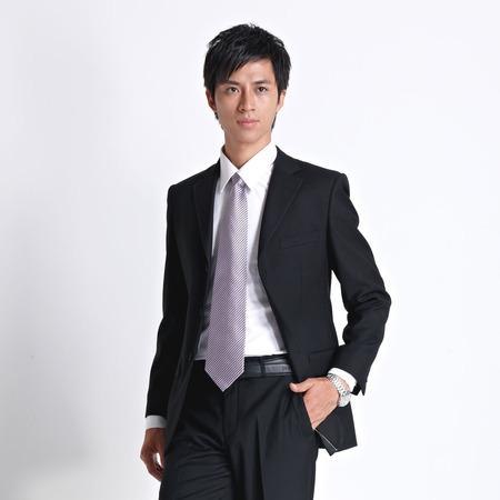 河南新郎希努尔西服定做