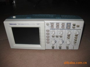 低价出售 数字存储示波器TDS2014B/TDS2014