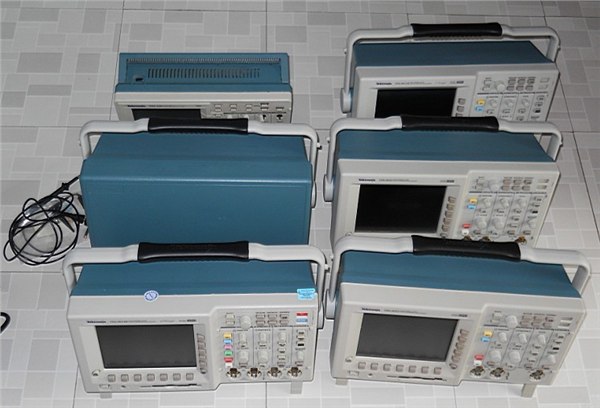 低价出售 数字荧光示波器 TDS3024B