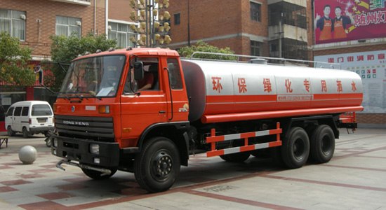 东风后双桥绿化喷洒车（220-25吨）