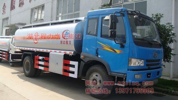 解放运油车重磅出击