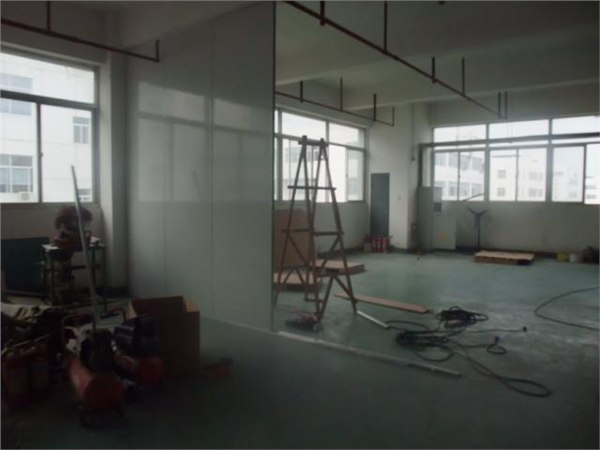 简单，方便可回收隔断材料\可反复使用装修材料\B级防火，隔音