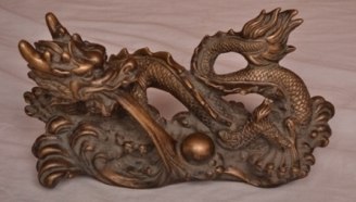 铜回头龙