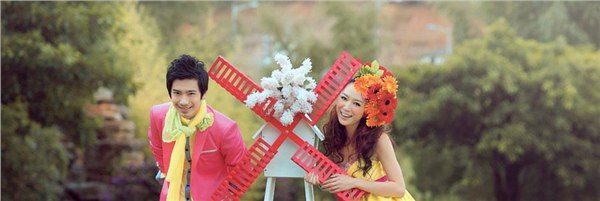 2012年最新款婚纱摄影套装【优先推送】