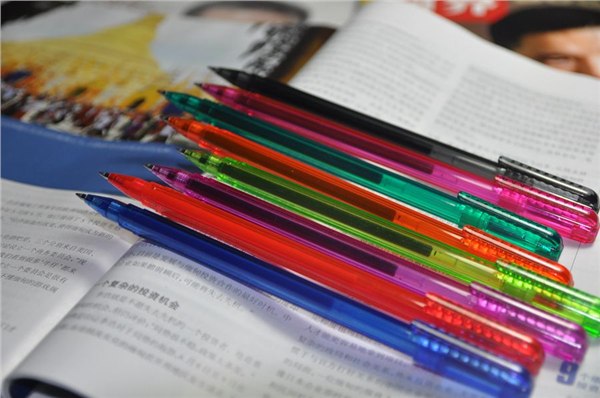 供应学生可擦笔