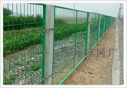 提供pvc道路护栏多少钱一平米？安平环通制造