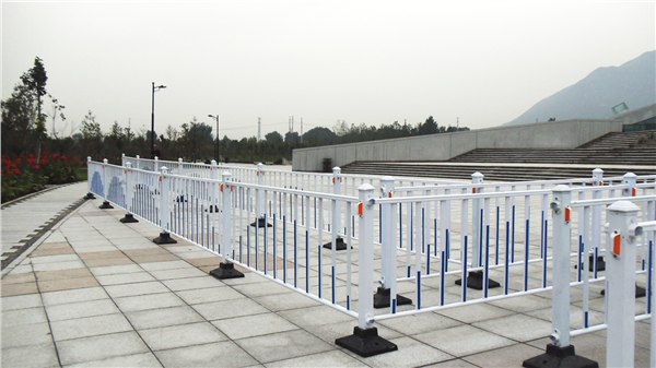 供应新疆护栏、乌鲁木齐护栏