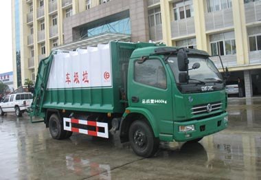 东风多利卡压缩式垃圾车《厦工楚胜》远销国内外！