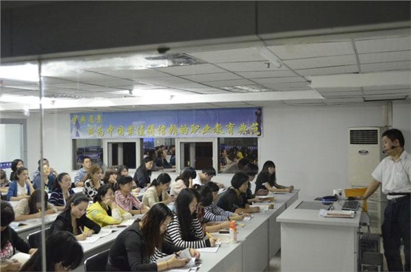 长安、汽车油箱设备 、成型机 、封口机/鑫达包装机械