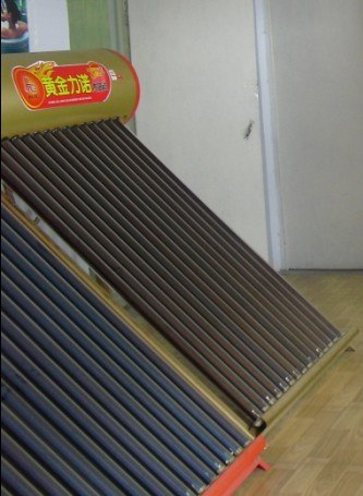 带保温墙的太阳能热水器---黄金力诺