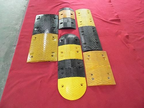 厂家供销橡胶减速带价格