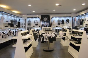 精品货架柜台展示展装   济南柜台货架订做电话