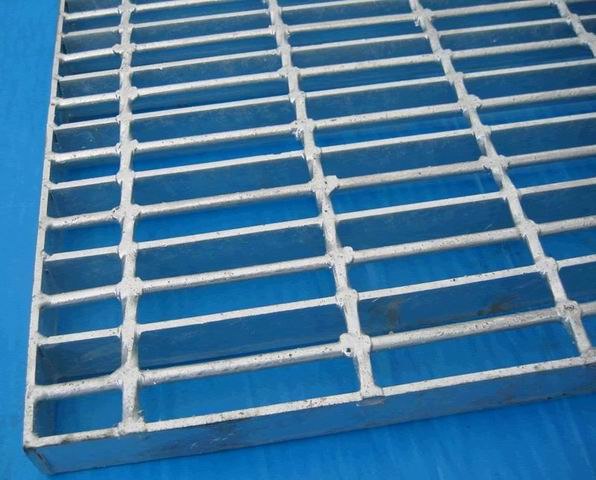 供应齿形钢格板产品