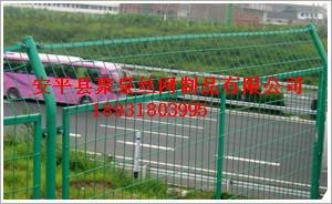 供应护栏网 双边丝公路护栏网 公路隔离网