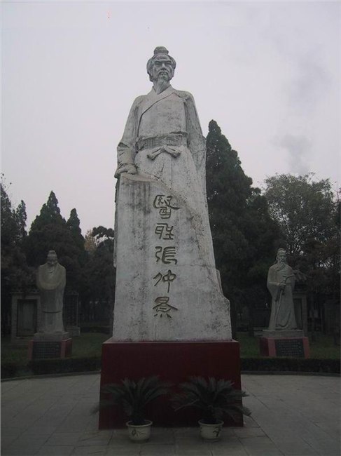 名医雕像华佗，石雕孙思邈，葛洪,白求恩,南丁格尔像