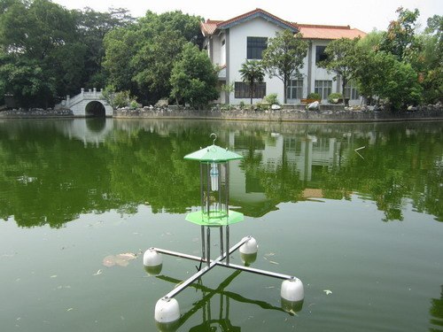 诱虫喂鱼黑光灯 　  