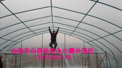 供应塑料大棚骨架机大棚温室效应钢管镀塑大棚骨架机