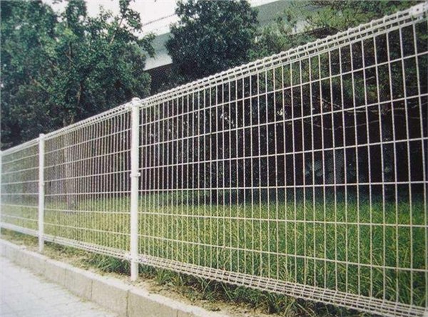 供应公路护栏网厂家