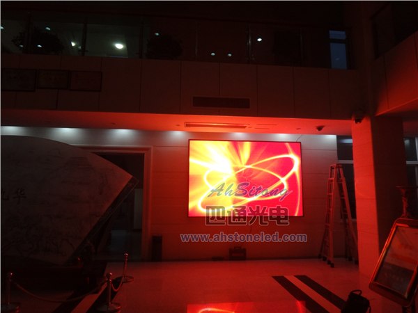 供应敦煌市2013最新款户外P10LED全彩显示屏报价